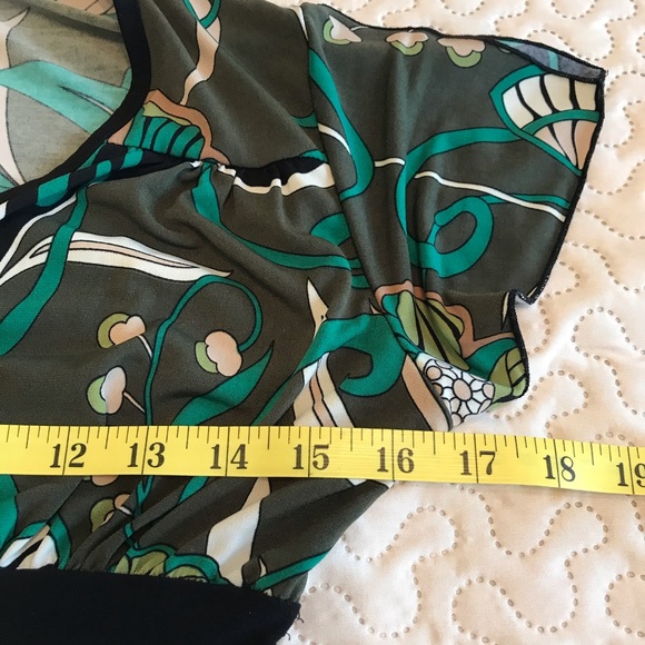 A. Byer V Neck Black and Green Botanical Top - Picture 5 of 13